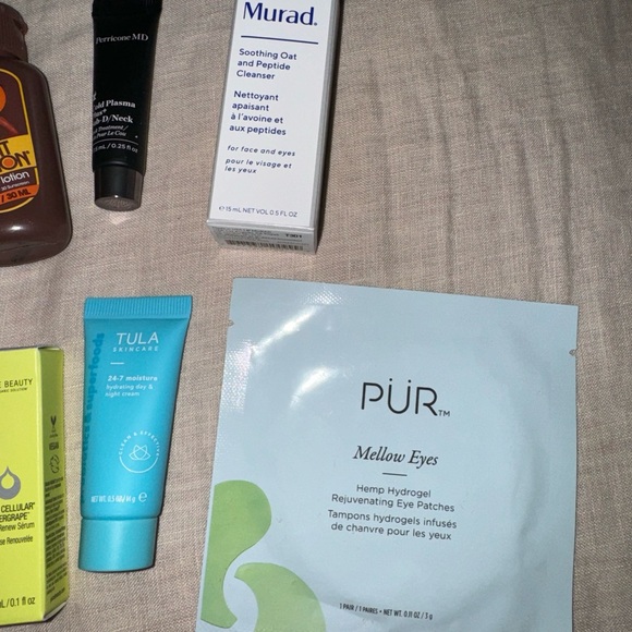 Makeup bundle - Picture 3 of 5